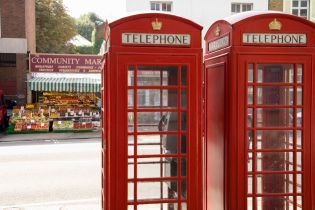 londyńskie budki telefoniczne