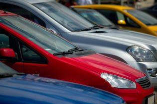 VAT w branżach: Sprzedaż używanych samochodów a VAT 